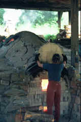 b047.jpg (63049 bytes)