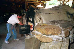 b055.jpg (79939 bytes)